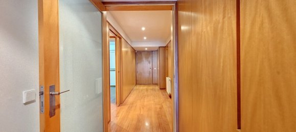 3 bedrooms Apartment in Porto, Portugal No. 97837 6