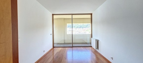 3 bedrooms Apartment in Porto, Portugal No. 97837 4