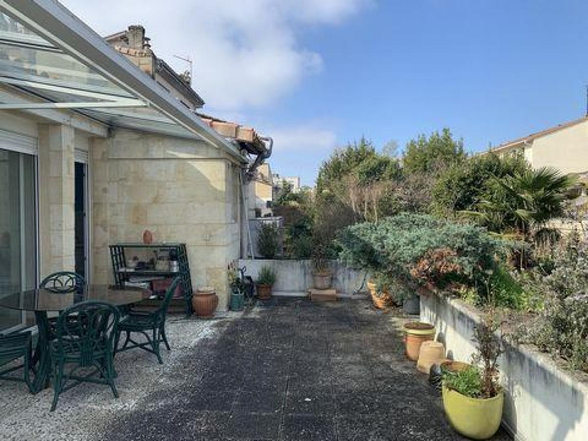 Estudio en Bordeaux, France No. 13597