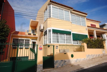 Casa de 5 dormitorios en Cascais, Portugal No. 117376