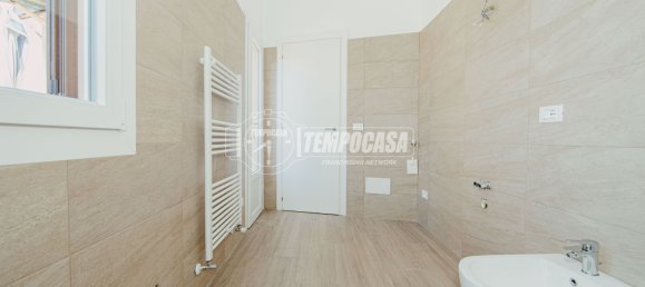 Apartamento de 3 habitaciónes en Robbio, Italy No. 298117 22