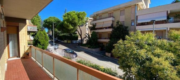 3 rooms Apartment in Ancona, Italy No. 221791 2