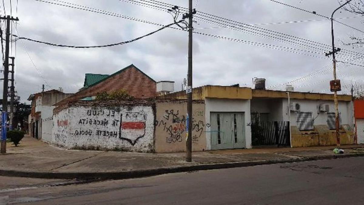 3 bedrooms House in Moron, Argentina No. 93297