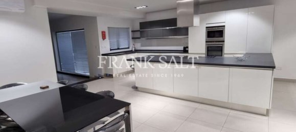 Квартира с 3 спальнями в Сент-Джулианс, Мальта № 5350 2