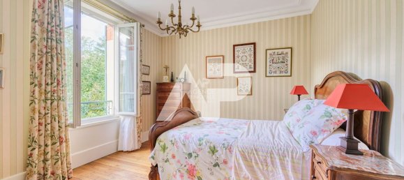 6 bedrooms House in Sevres, France No. 169256 12