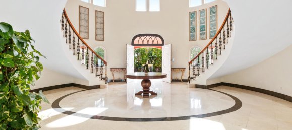 8 chambres Villa à Estepona, Spain No. 55349 3