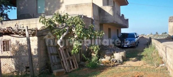 7 bedrooms Villa in Vittoria, Italy No. 200023 6