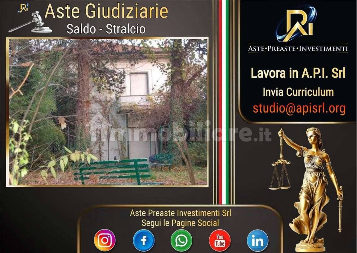 4 bedrooms Apartment in Albizzate, Italy No. 280718