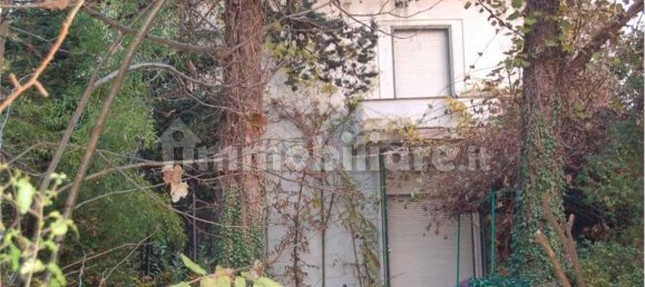 4 bedrooms Apartment in Albizzate, Italy No. 280718 2