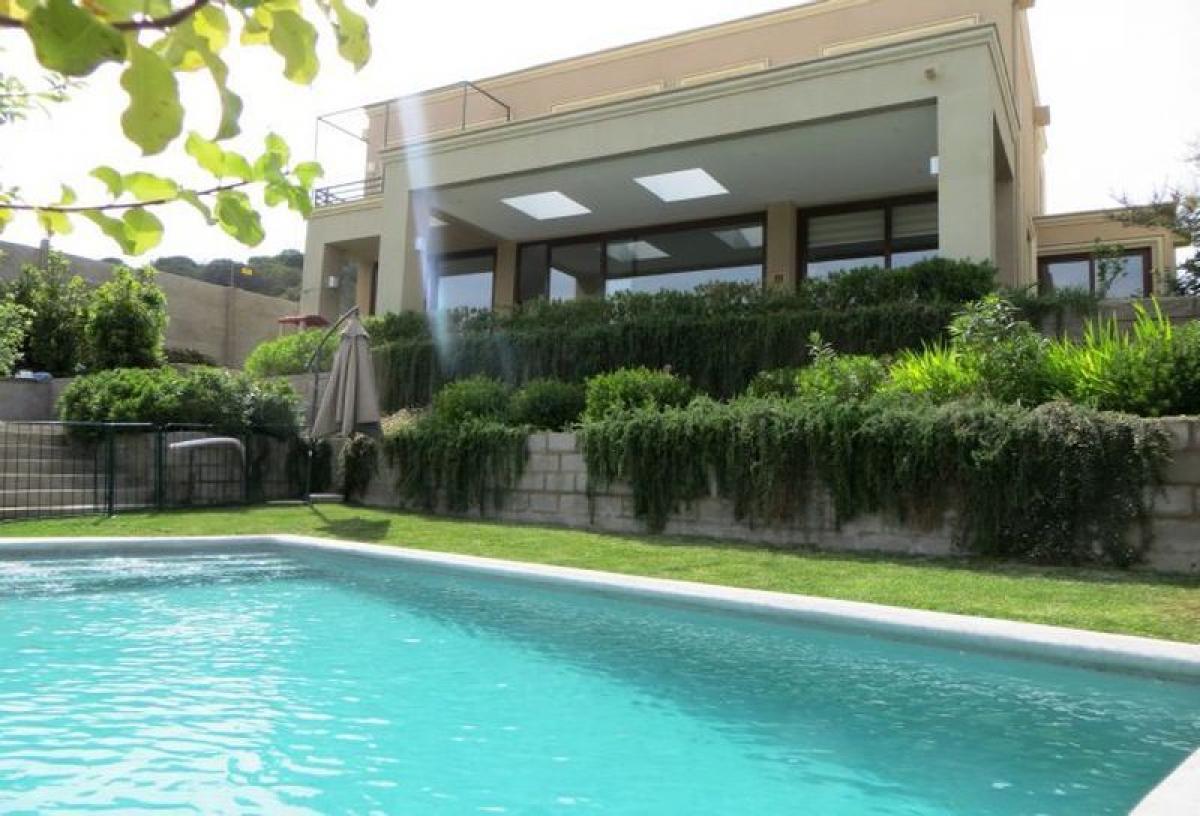 4 bedrooms House in Santiago, Chile No. 1961