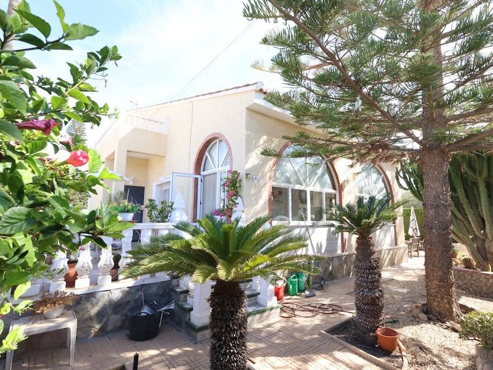 3 bedrooms Villa in Torrevieja, Spain No. 282280