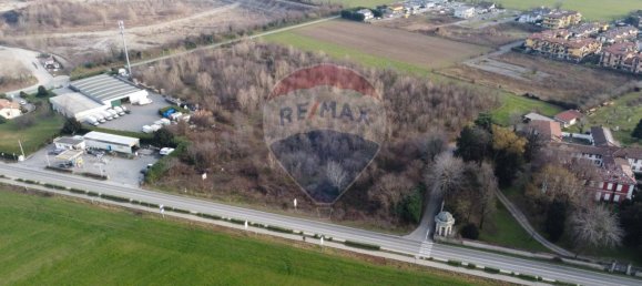 1غرفة قطعة أرض في Pozzo d'Adda, Italy رقم 30597 17