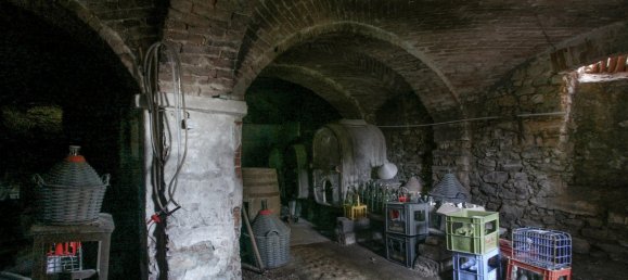 5 bedrooms House in Gavi, Italy No. 103719 7