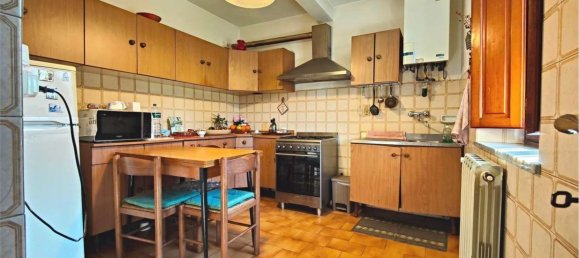 6 rooms House in Lucca, Italy No. 210950 12