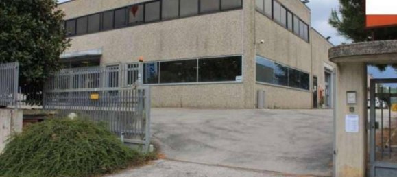 4048m² Warehouse in Montegranaro, Italy No. 373461 2