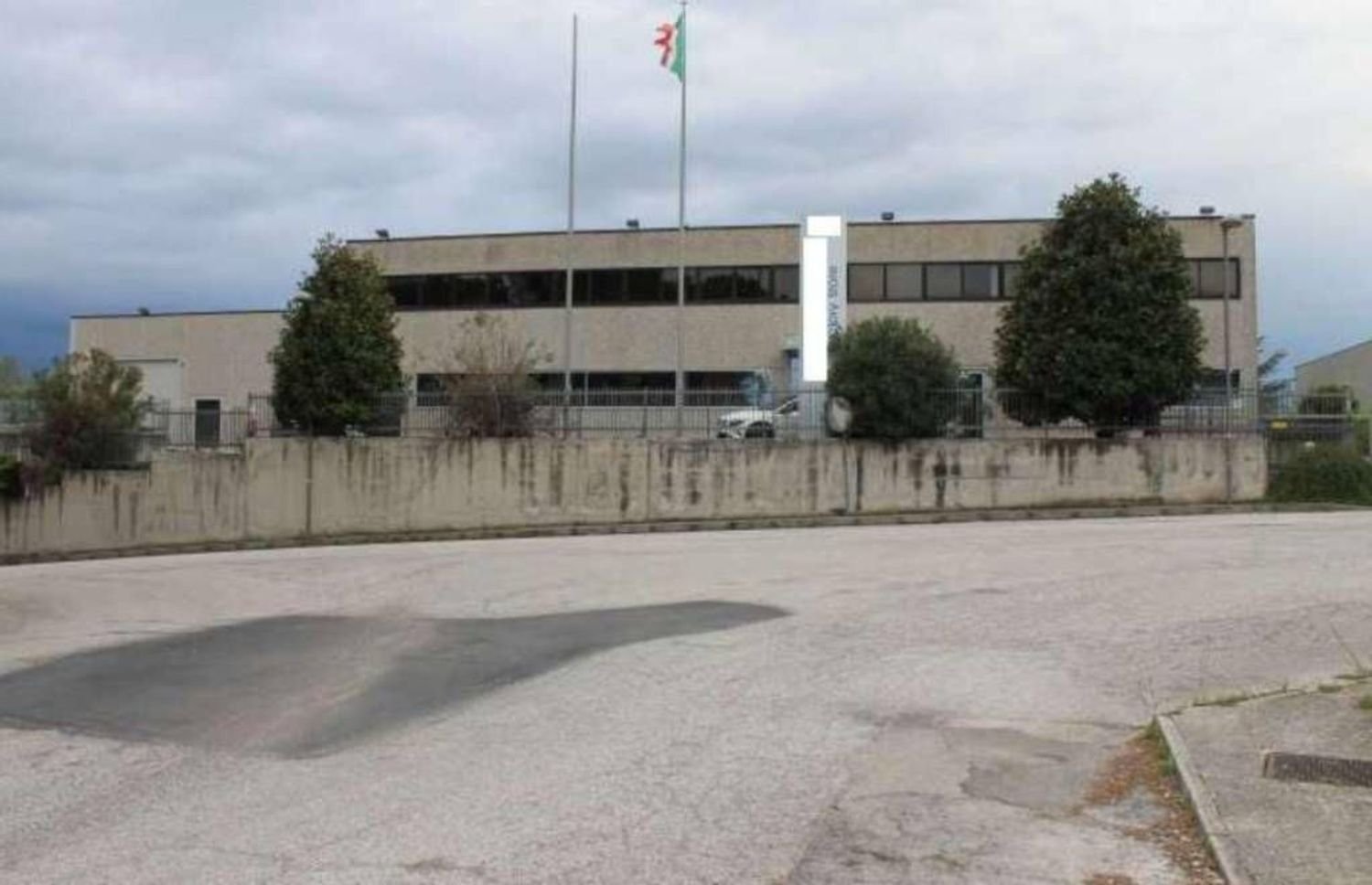 4048m² Warehouse in Montegranaro, Italy No. 373461