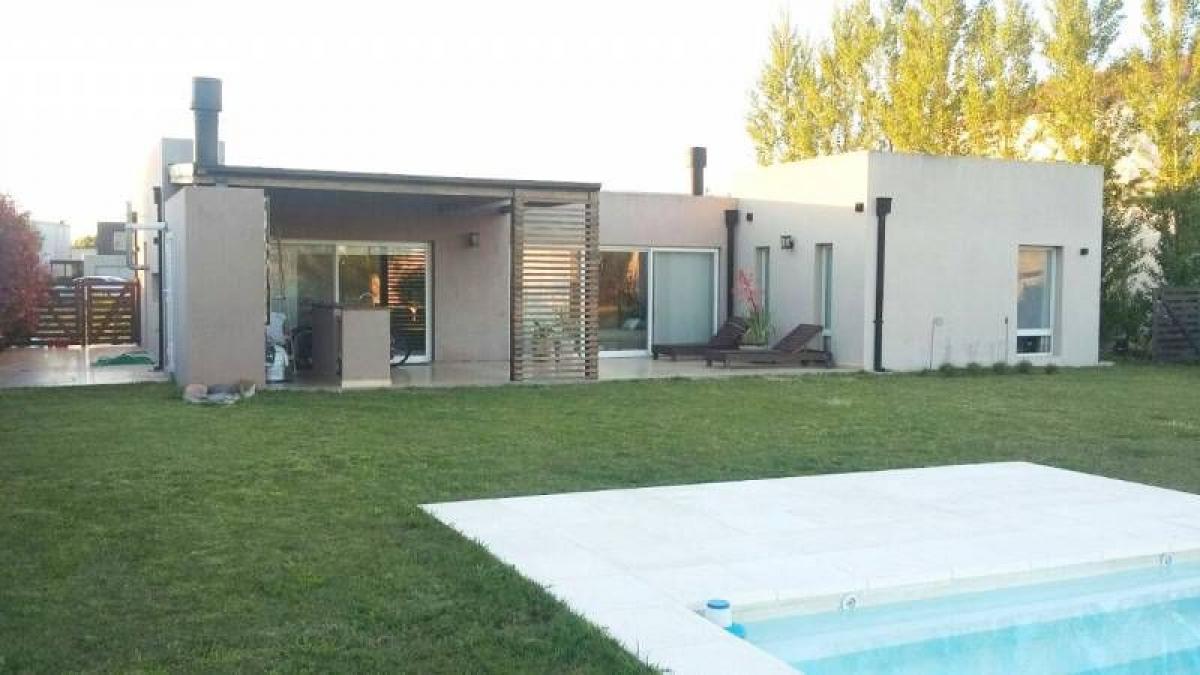 3 bedrooms House in Tigre, Argentina No. 85136