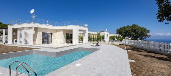 2 Schlafzimmer Villa in Tropea, Italy, Nr. 104254 2