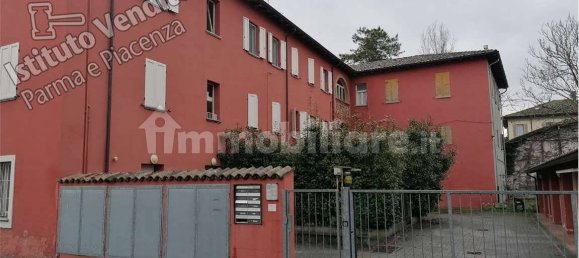 1 bedroom Apartment in Parma, Italy No. 265806 2