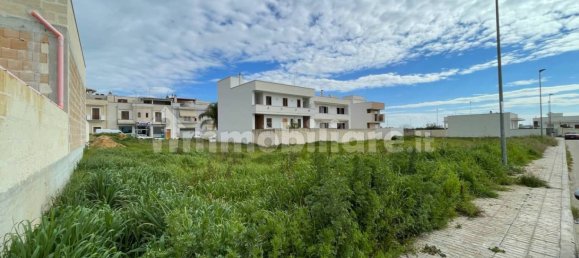 395m² Land in Oria, Italy No. 156101 4