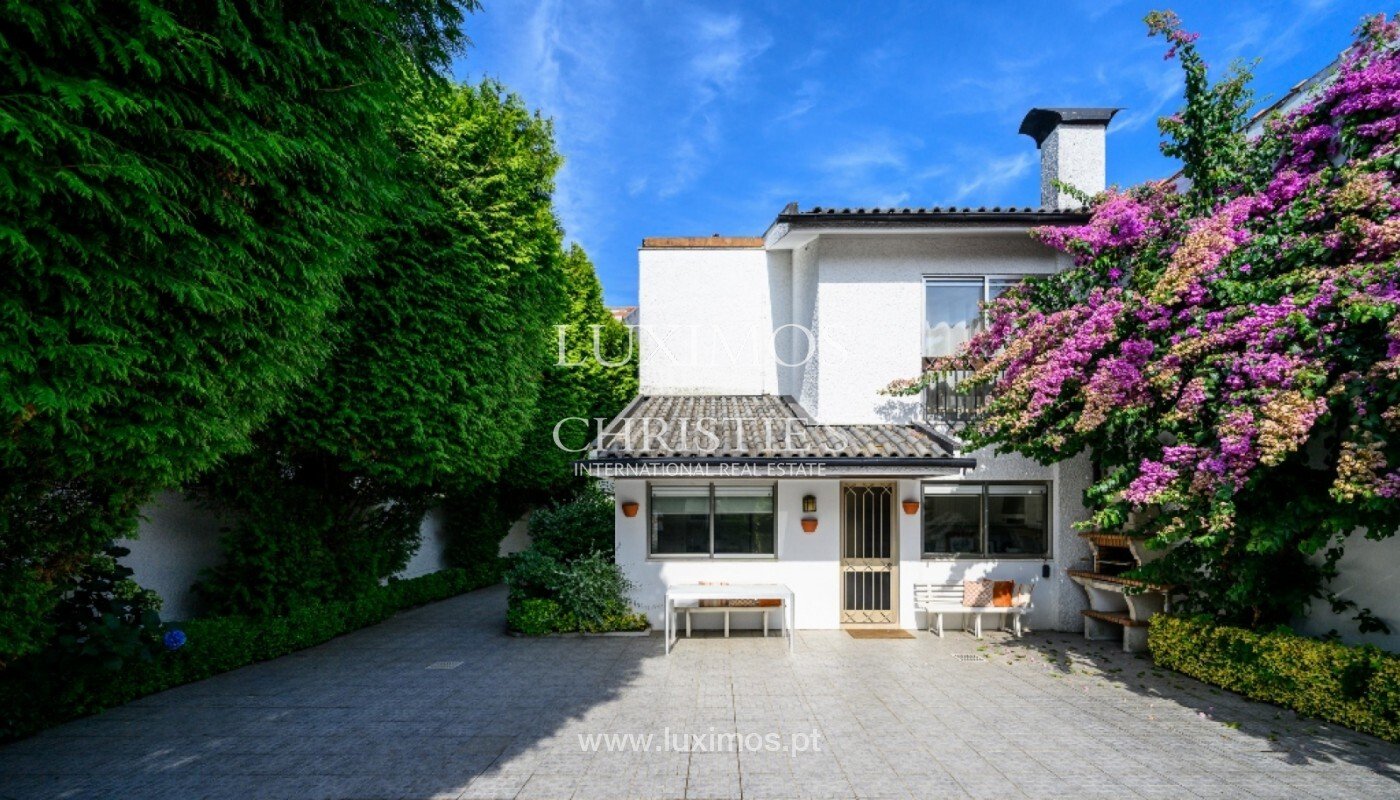 3 bedrooms Villa in Porto, Portugal No. 263568