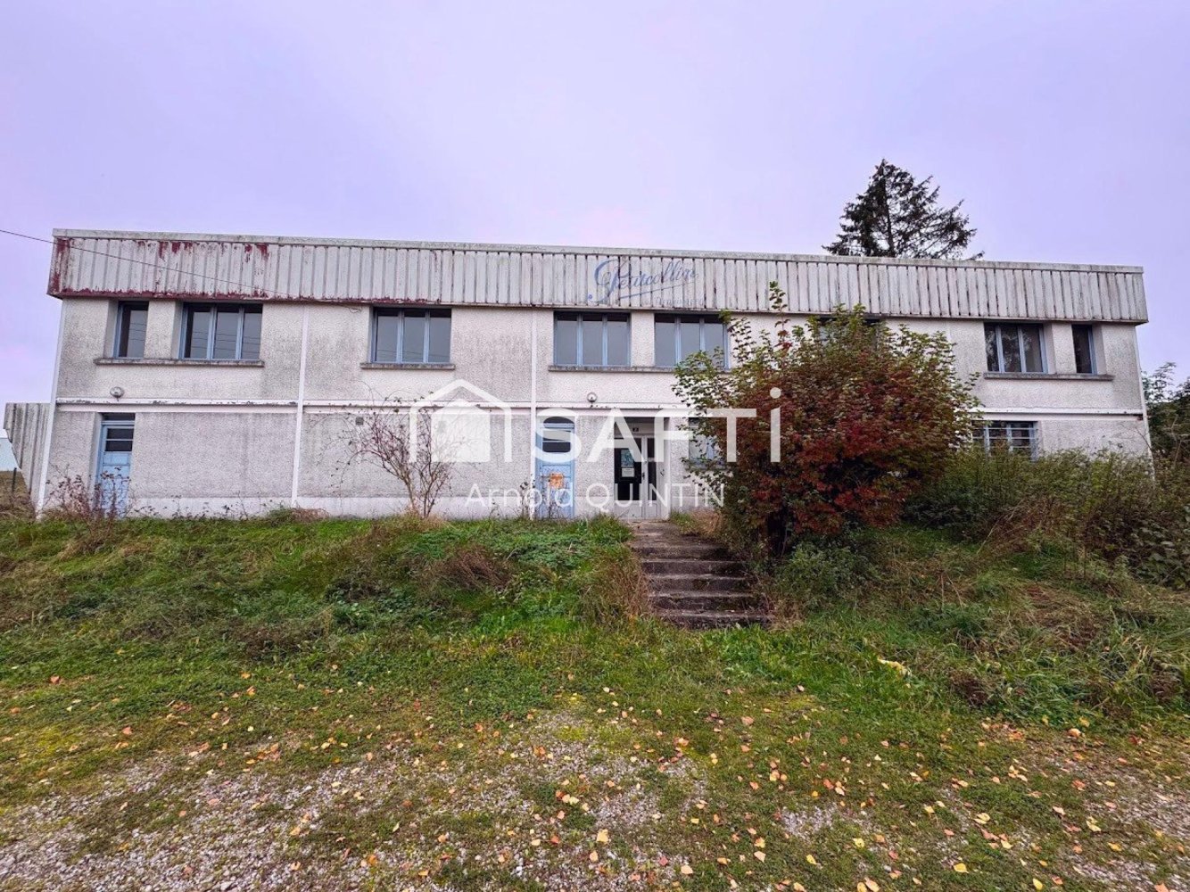 Коммерческая недвижимость 2265м² в Этен, Франция № 158321