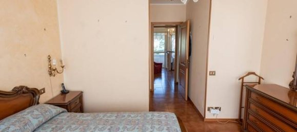 Дом с 3 спальнями в Луни, Италия № 99198 9