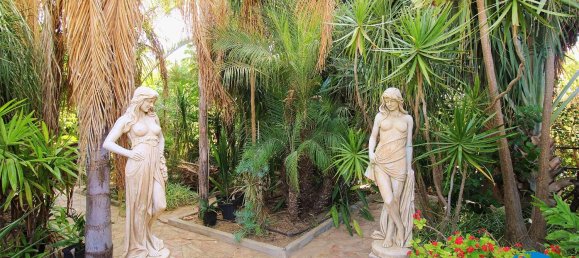 5 bedrooms Villa in Alhaurin de la Torre, Spain No. 137250 4