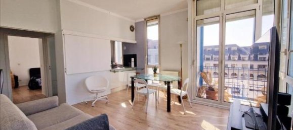 2 bedrooms Apartment in Paris, France No. 335533 3