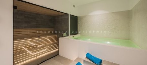 6 bedrooms Villa in Malaga, Spain No. 48462 24