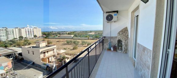 4 rooms Apartment in Bitonto, Italy No. 21313 5