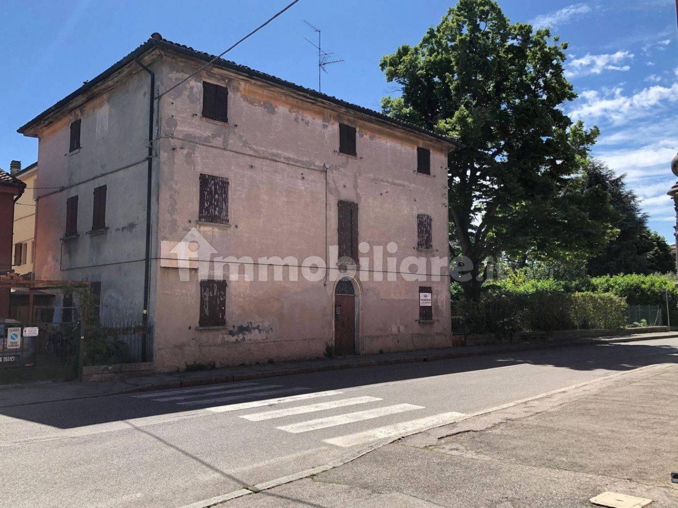 5 bedrooms Villa in Molinella, Italy No. 148590