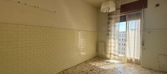 3 rooms Apartment in Foggia, Italy No. 31385 14