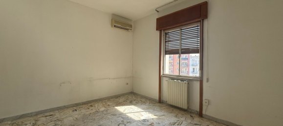 3 rooms Apartment in Foggia, Italy No. 31385 6