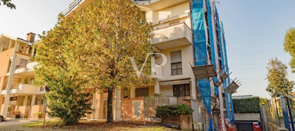 3 rooms Apartment in Macherio, Italy No. 28337 54