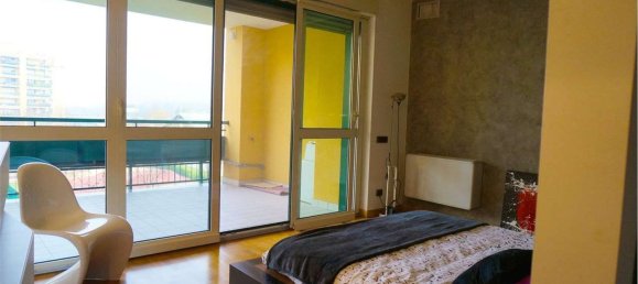 Apartamento de 5 habitaciónes en Pioltello, Italy No. 2593 18