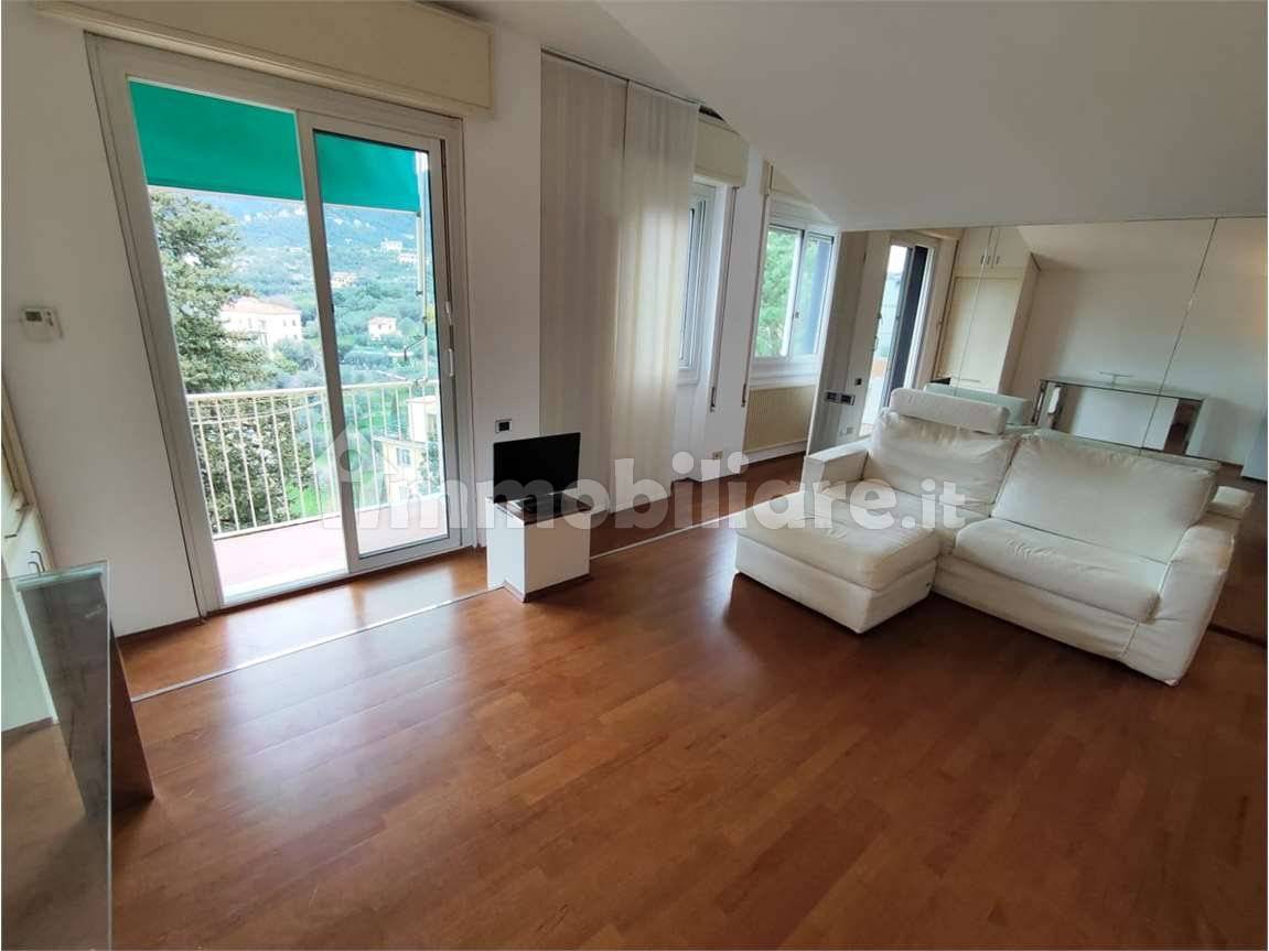 Apartamento de 2 dormitorios en Rapallo, Italy No. 206800