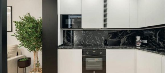 Apartamento de 3 dormitorios en Madrid, Spain No. 27718 4