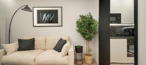 Apartamento de 3 dormitorios en Madrid, Spain No. 27718 2