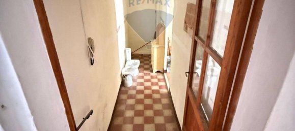 6 rooms Apartment in San Gimignano, Italy No. 298022 8