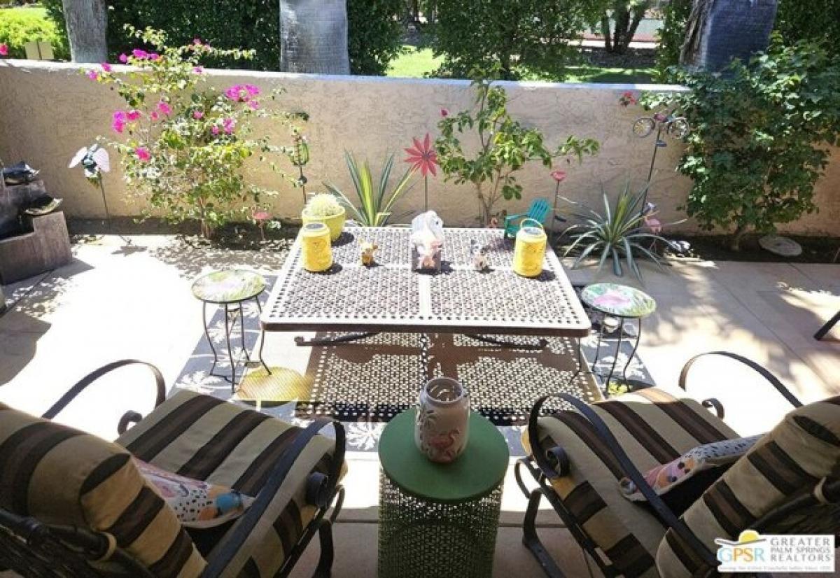 2 bedrooms House in Palm Springs, USA No. 400579