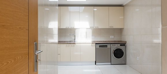 2 bedrooms House in Porto, Portugal No. 187436 10