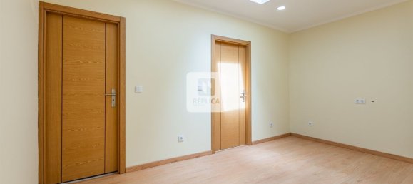 2 bedrooms House in Porto, Portugal No. 187436 18