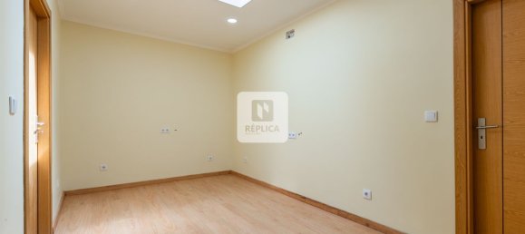 2 bedrooms House in Porto, Portugal No. 187436 3