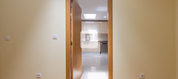 2 bedrooms House in Porto, Portugal No. 187436 9