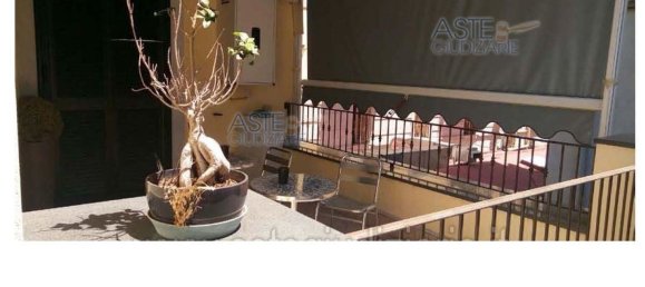 85m² Commercial property in Naples, Italy No. 310670 3