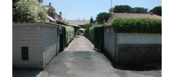 5 bedrooms Villa in Rome, Italy No. 254070 2