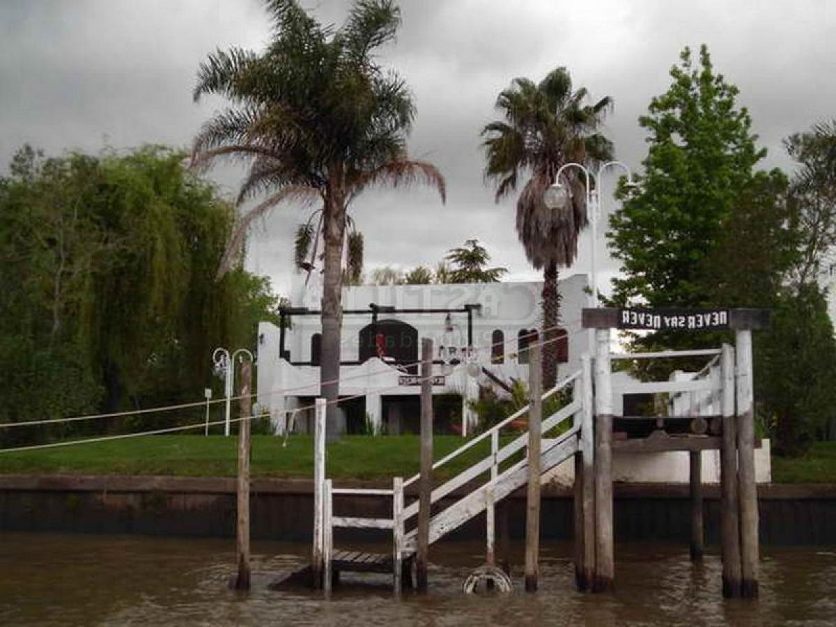 2 bedrooms House in Tigre, Argentina No. 1154