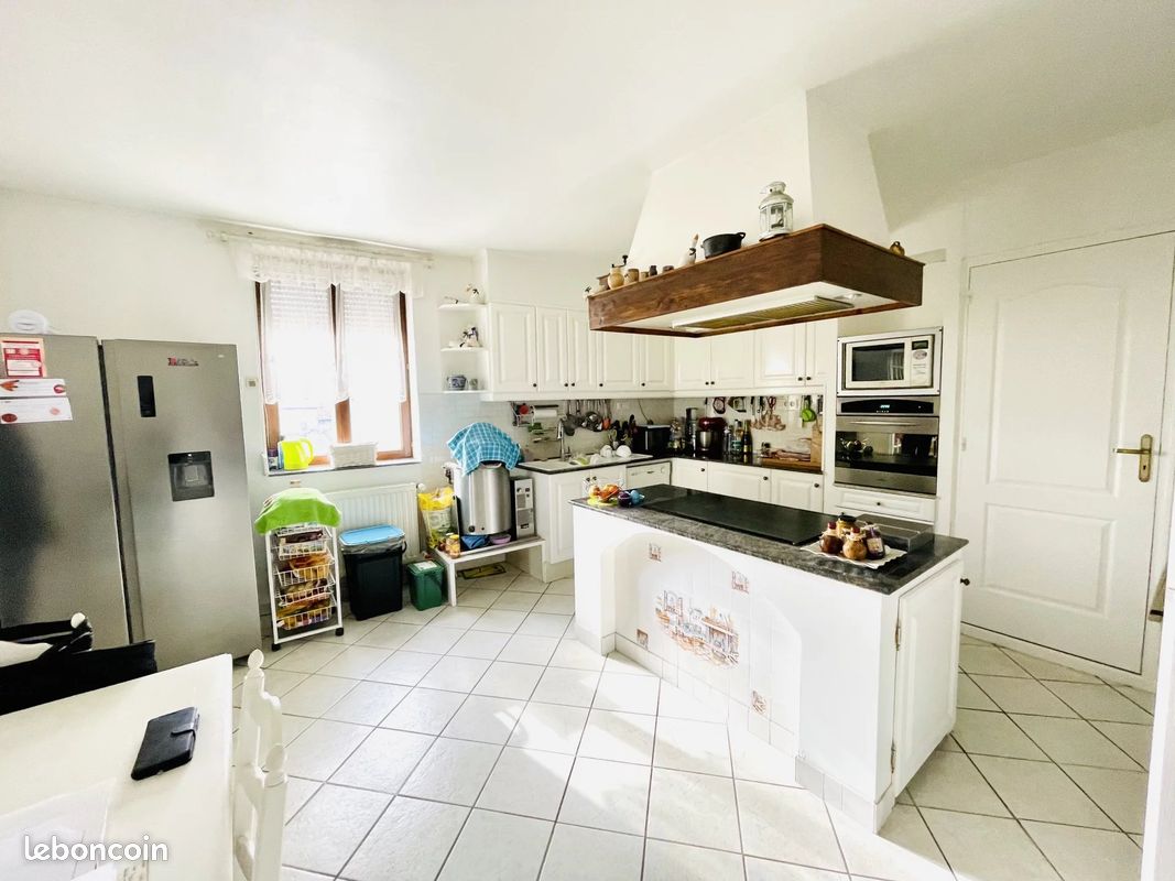 8-Zimmer Haus in Andilly, France, Nr. 69086