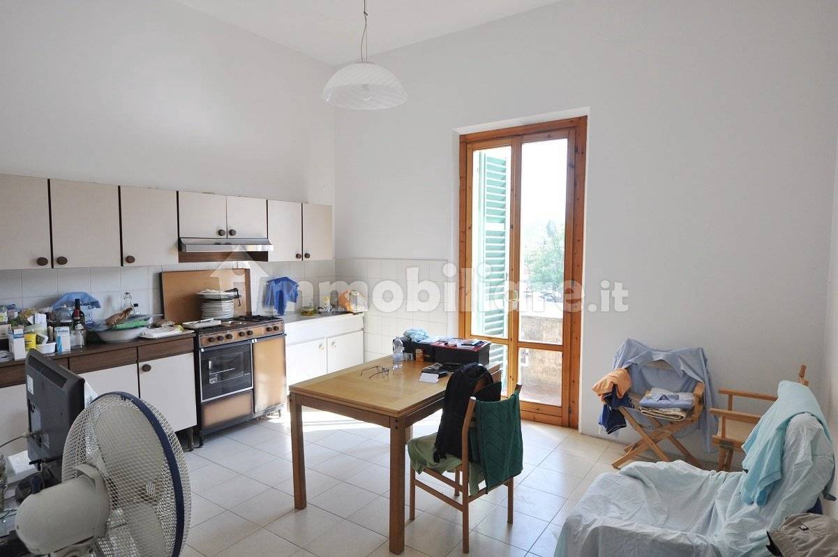 3 bedrooms Apartment in Montevarchi, Italy No. 323848
